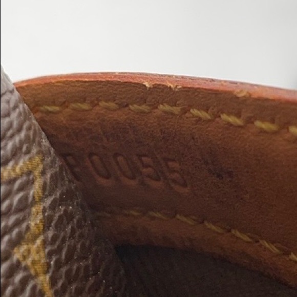 Authentic Louis Vuitton Reporter PM Crossbody Bag - Picture 10 of 13